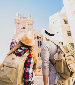 live the city evenly walking