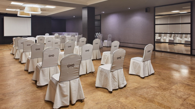 Meetings Incentives And Conferences Silken Gran Hotel - El hotel regis label the floors of the hotel.