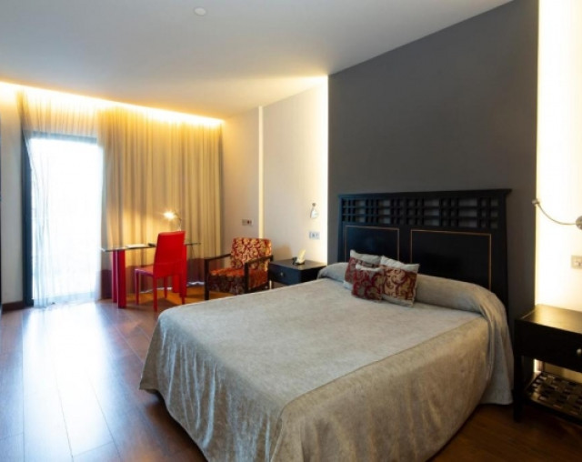 Habitaciones Hotel Silken Axis Vigo  Oficial