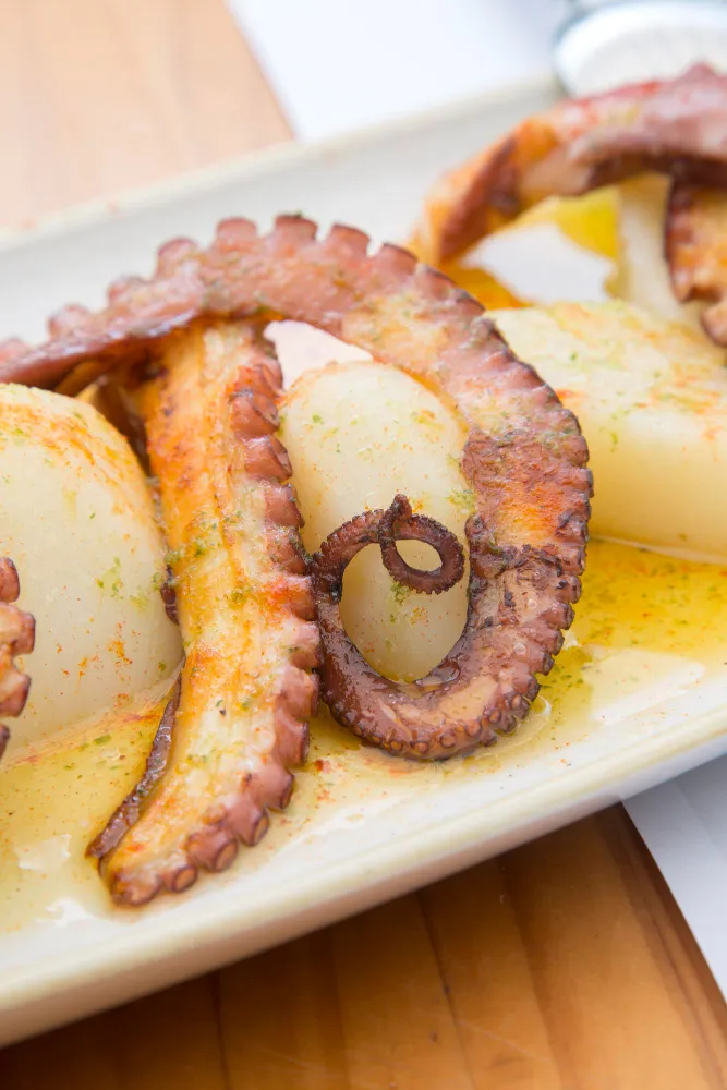 Pulpo a la gallega con pimentón.