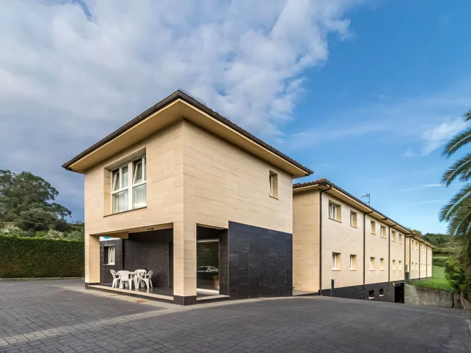 Copia De Bajada Parking Apartamentosplayator