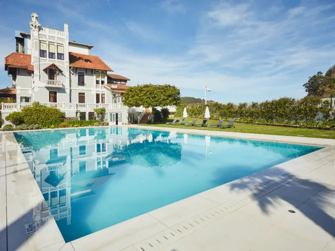 Hotel with pool in Ribadesella