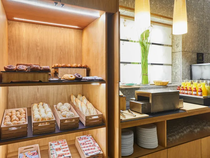 Servicio desayuno silken