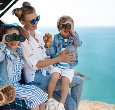 Famille souriante silken hotels